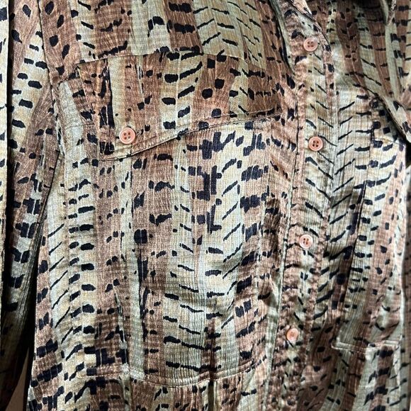 Vintage Nicola metallic animal print‎ long sleeve button up blouse - Picture 7 of 10